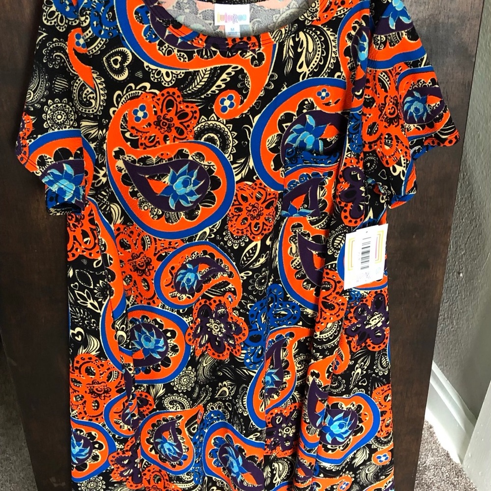 Lularoe Carly medium